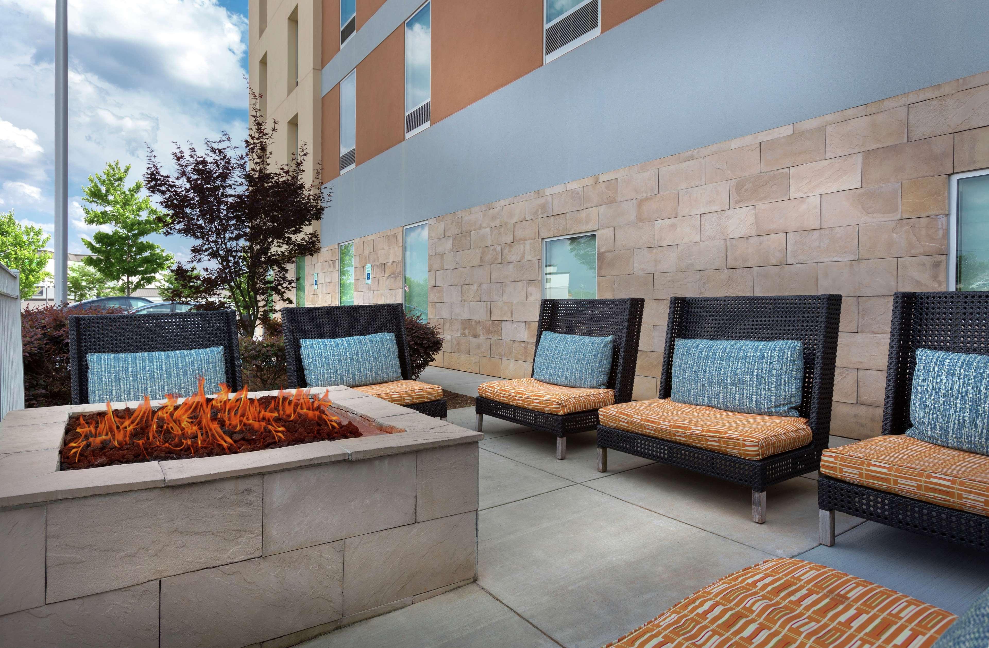 Hotel Home2 By Hilton Airport 3*