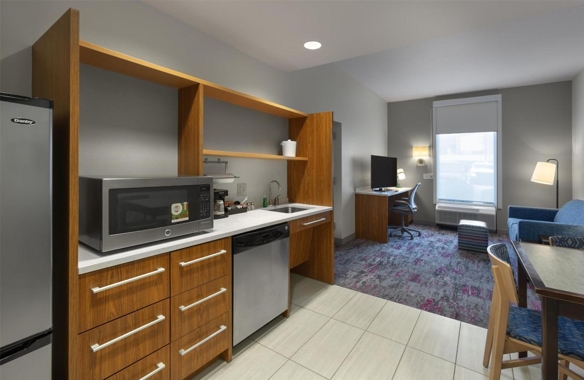 Home2 By Hilton Airport 3* Greenville