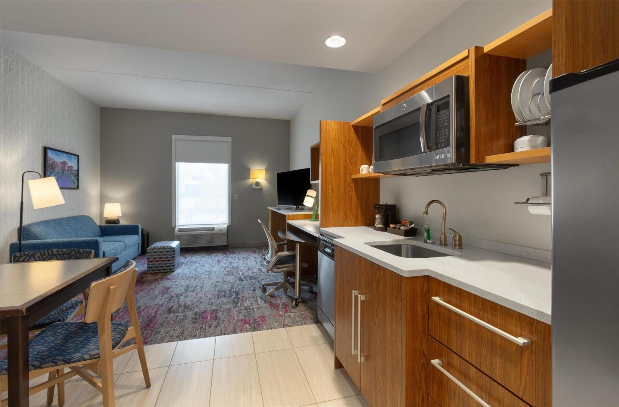 Hotel Home2 By Hilton Airport