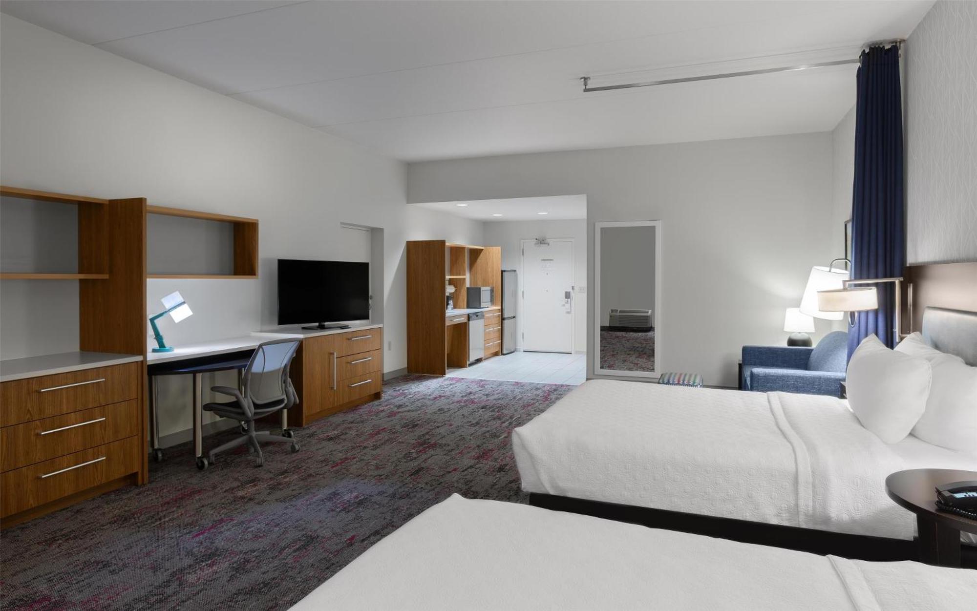 Home2 By Hilton Airport Hotel 3*