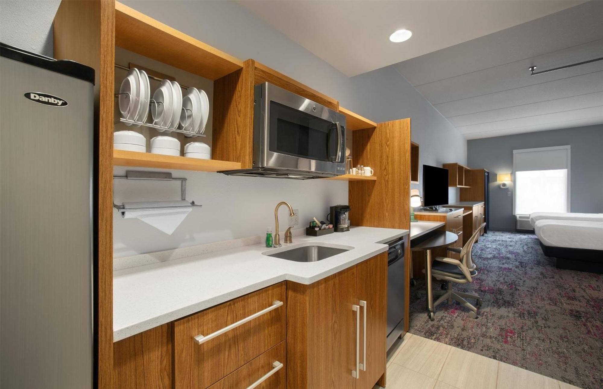 Home2 By Hilton Airport Hotel 3*