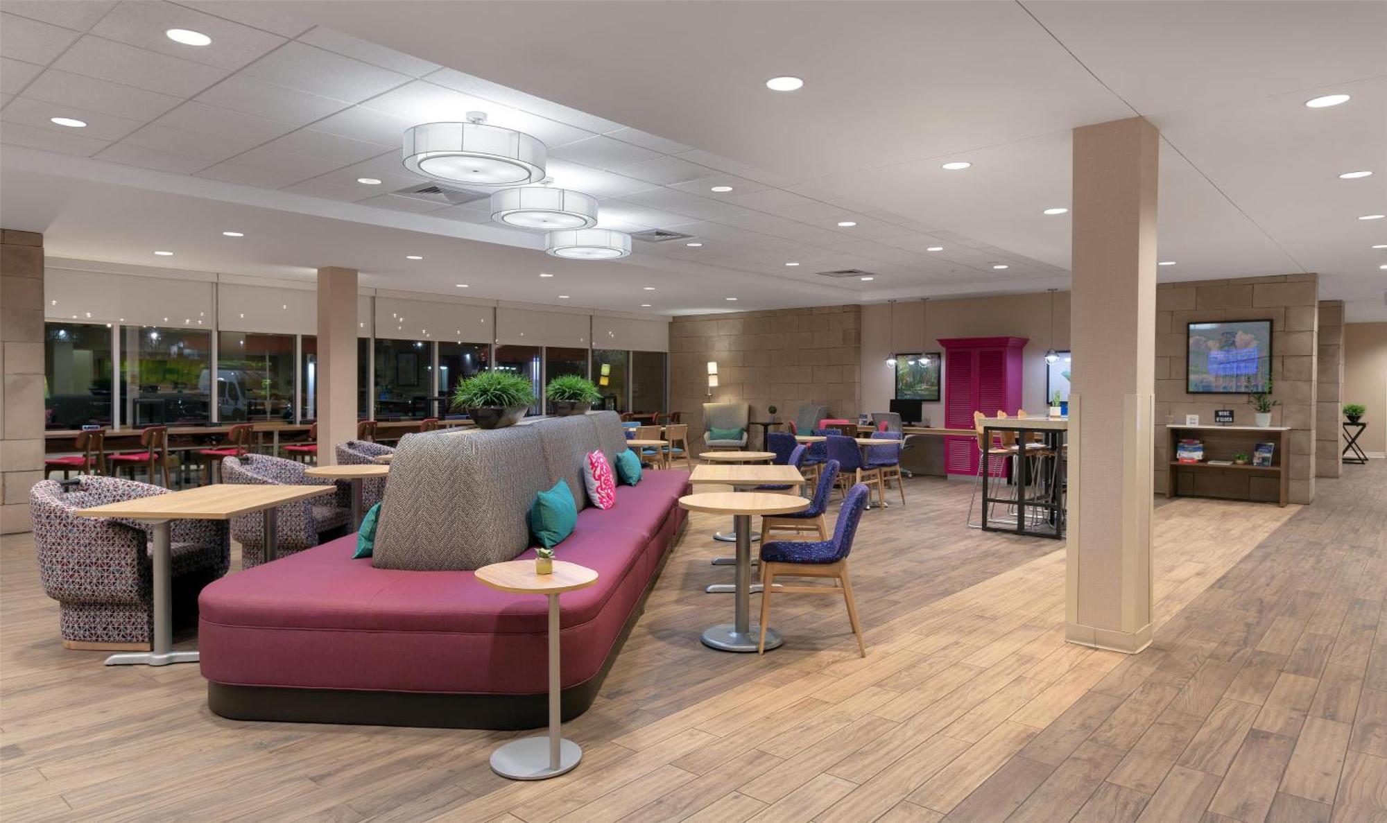 Home2 By Hilton Airport 3* Greenville