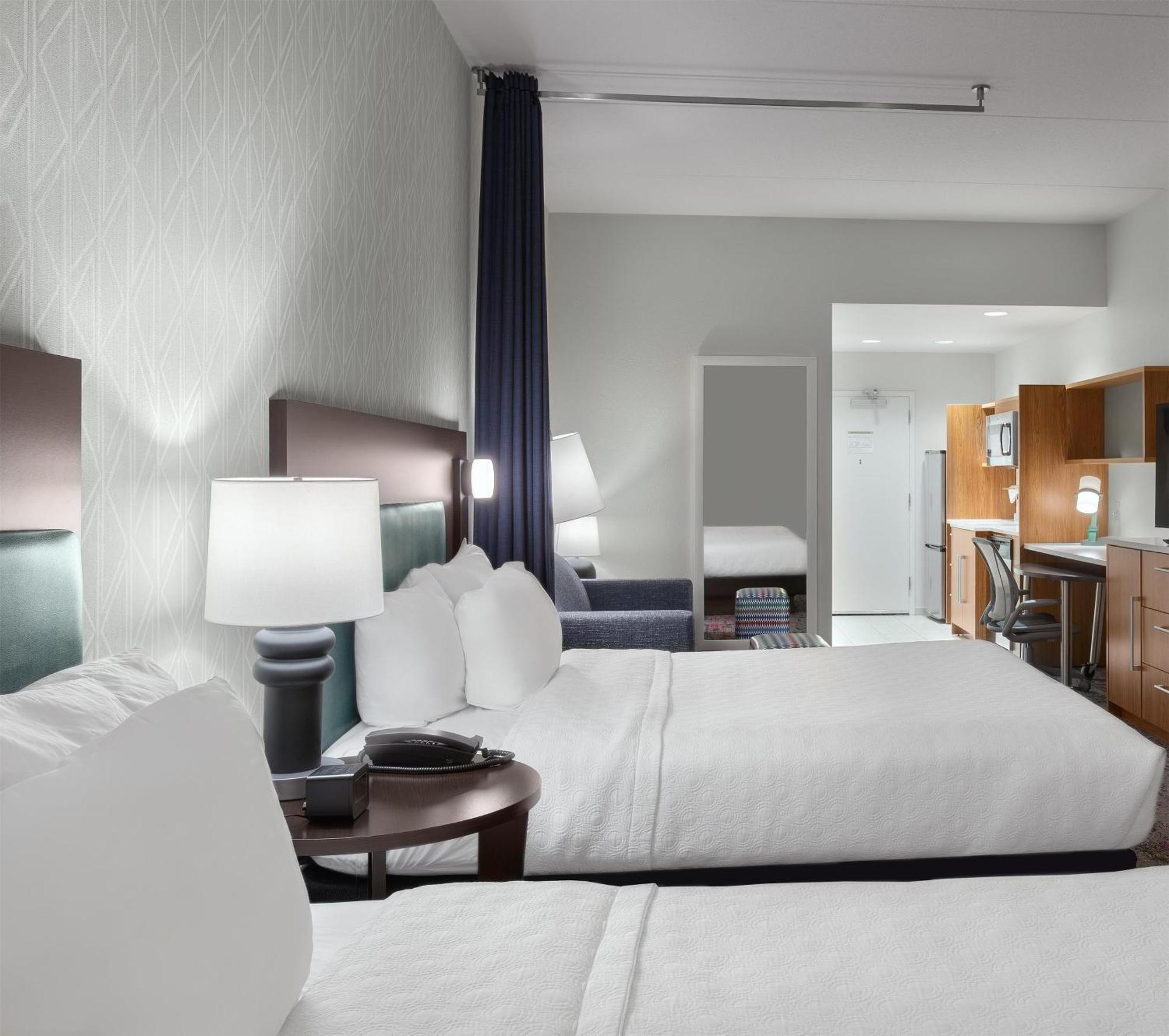Home2 By Hilton Airport Hotel 3*