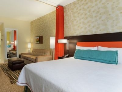 Hotel Home2 By Hilton Airport